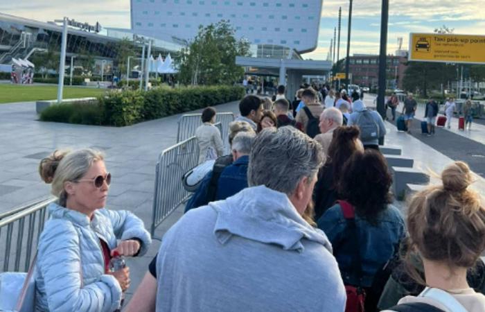 Long queues again at Eindhoven Airport: ‘Come 3 hours before your trip, not earlier’