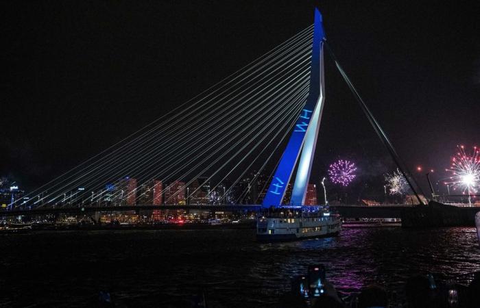 Who projected the racist texts on the Erasmus Bridge?