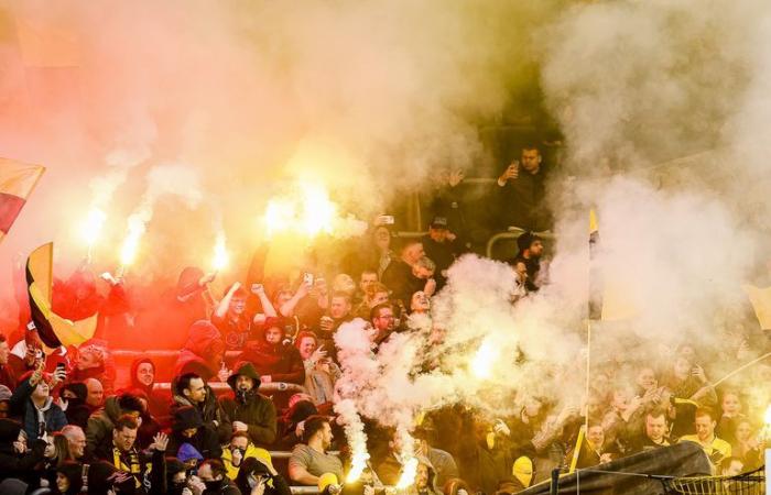 NAC-Willem II stopped after objects on field