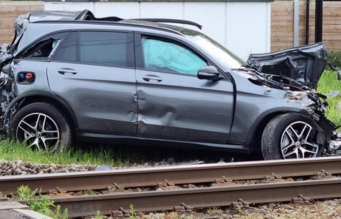 Driver does not leave in time and is hit by train: ‘Keep going, I tell you!’ | Abroad