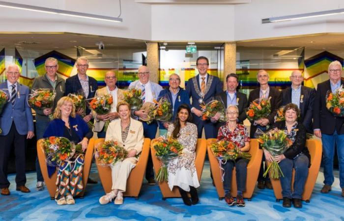 These 15 Amstelveen residents received a ribbon today