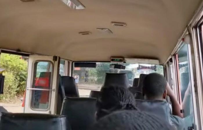 Driver runs out of scheduled bus and leaves passengers behind during traffic control