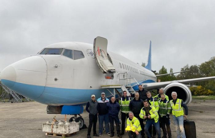 Xiamen Air Boeing 737 landed at Twente Airport after half a world trip