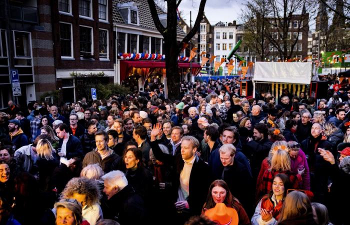 Live: King’s Day 2024 in Amsterdam | The city is preparing for celebration and protest