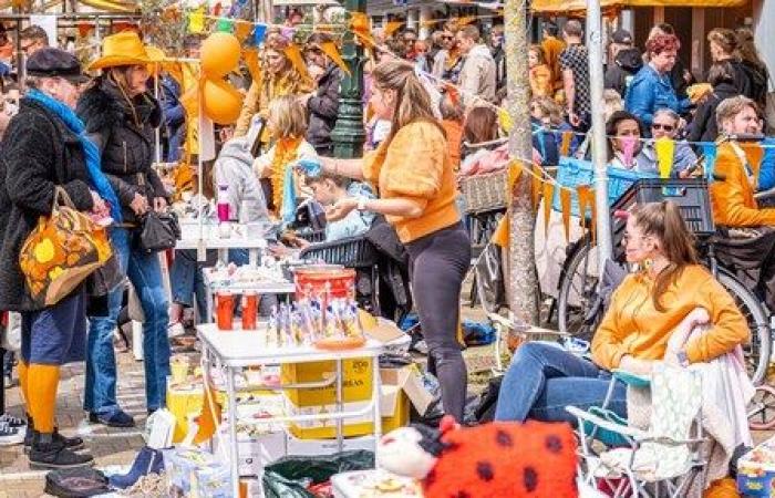 This is how you fish out the pearls at the flea market on King’s Day | RTL News