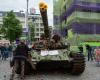 Russian tank on Leidseplein provokes mixed reactions: ‘Get rid of it!’