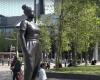 Statue of a young black woman immensely popular in Rotterdam. So that’s that, Rosanne Hertzberger – Joop