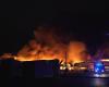 Fire brigade demolishes Almere building to get fire under control