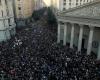 Hundreds of thousands of Argentinians take to the streets against education cuts