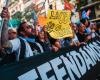 Hundreds of thousands of Argentinians take to the streets against university cuts | Abroad