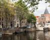 Slipping was the cause of the fatal fall of a girl (16) from an Amsterdam building Domestic