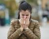 Sneezing and watery eyes: is it hay fever or do you have a cold? | Live smarter