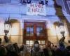 Columbia protests live updates: Demonstrators seize Hamilton Hall