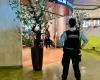 Marechaussee arrests XR demonstrators in KLM lounge at Schiphol