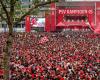Approximately 100,000 supporters pay tribute to national champion PSV: ‘Great’