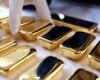 Koreans withdraw mini gold bars from vending machines as gold prices rise | Economy