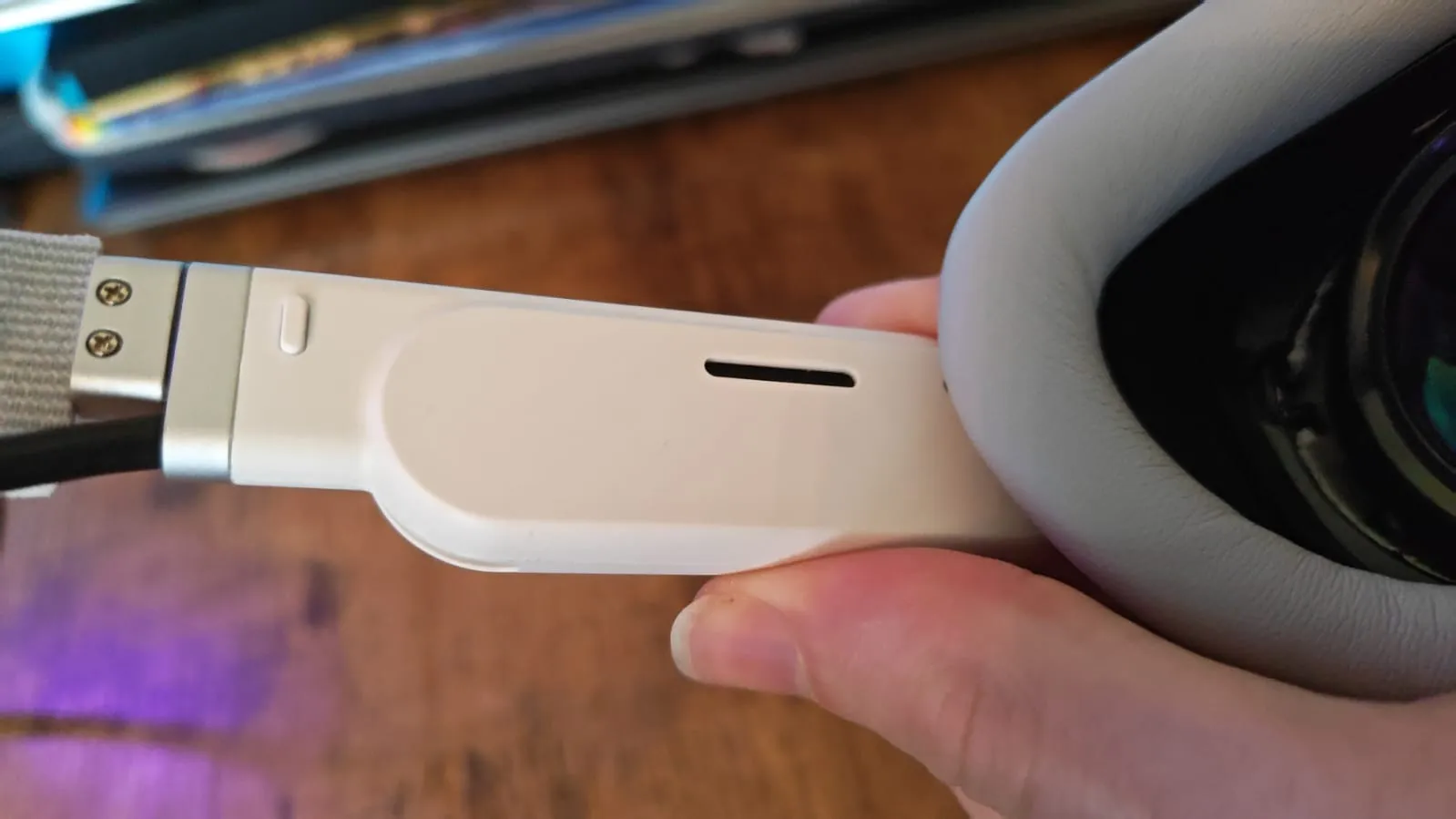 The integrated speakers on the Pimax Dream Air
