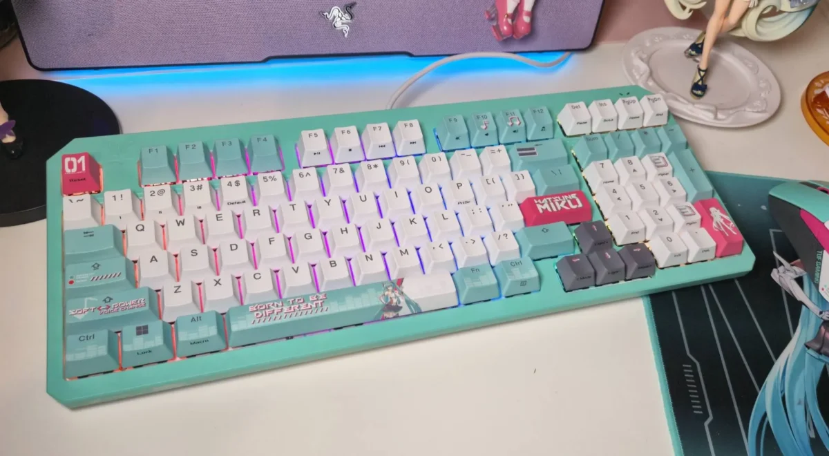 kAqBTEURWguj3yd4qx3C4j.jpg Hey friends - the adorable Hatsune Miku keyboard and mouse you keep asking about just got decent discounts