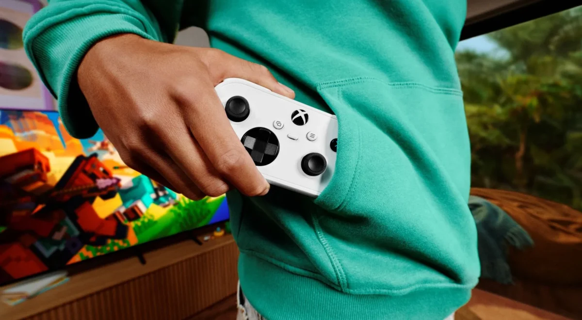 XBOX-Nano-Controller-textless-full-image-resize-163b4cf933e25ff565e2.jpg Meet the XBOX Nano Controller